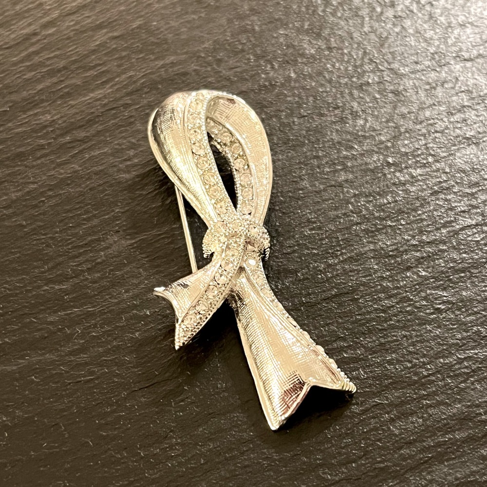 Silvertone Ribbon Rhinestone Accent Brooch